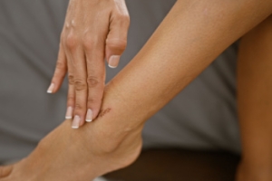 When a Cut on the Foot Should Be Left Open